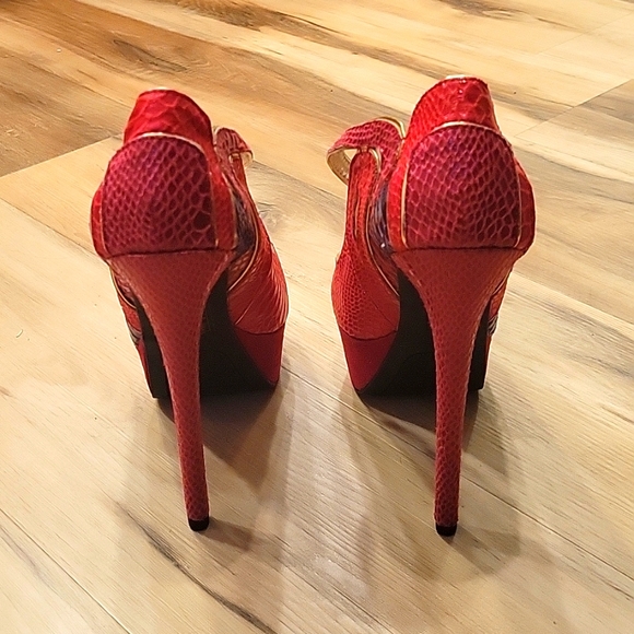 bebe Clarissa Platform High Heel Pump 9 - Picture 4 of 6